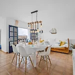 Home2book Charming Daire Caleta de Caballo